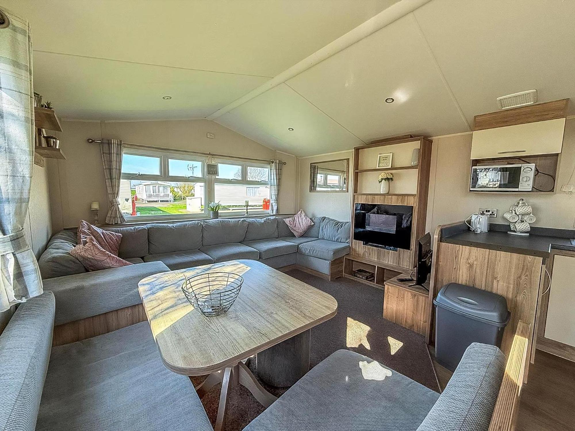 8 Berth Caravan For Hire At St Osyth Beach Ref 28047R Clacton-on-Sea Zewnętrze zdjęcie