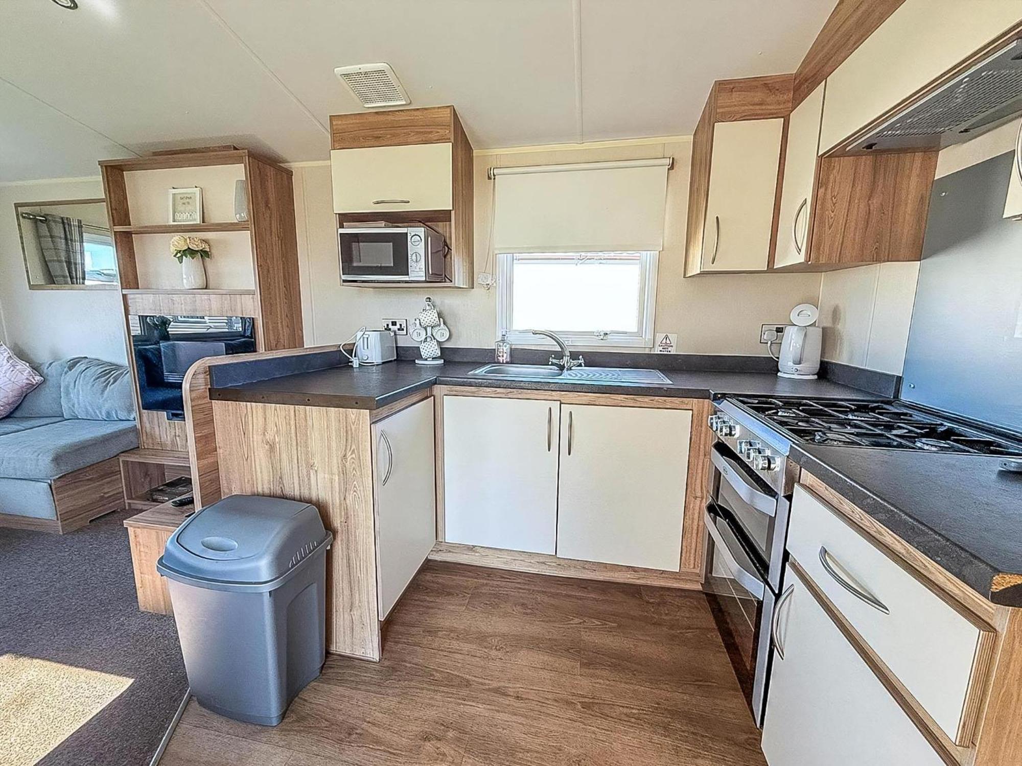8 Berth Caravan For Hire At St Osyth Beach Ref 28047R Clacton-on-Sea Zewnętrze zdjęcie
